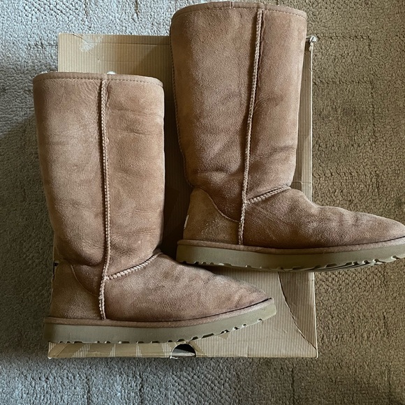 UGG Classic Tall in Chestnut - Picture 2 of 5
